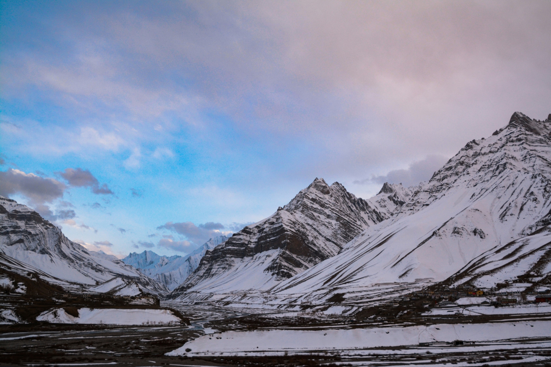 anmol-arora-v6Kg0XvLQas-unsplash