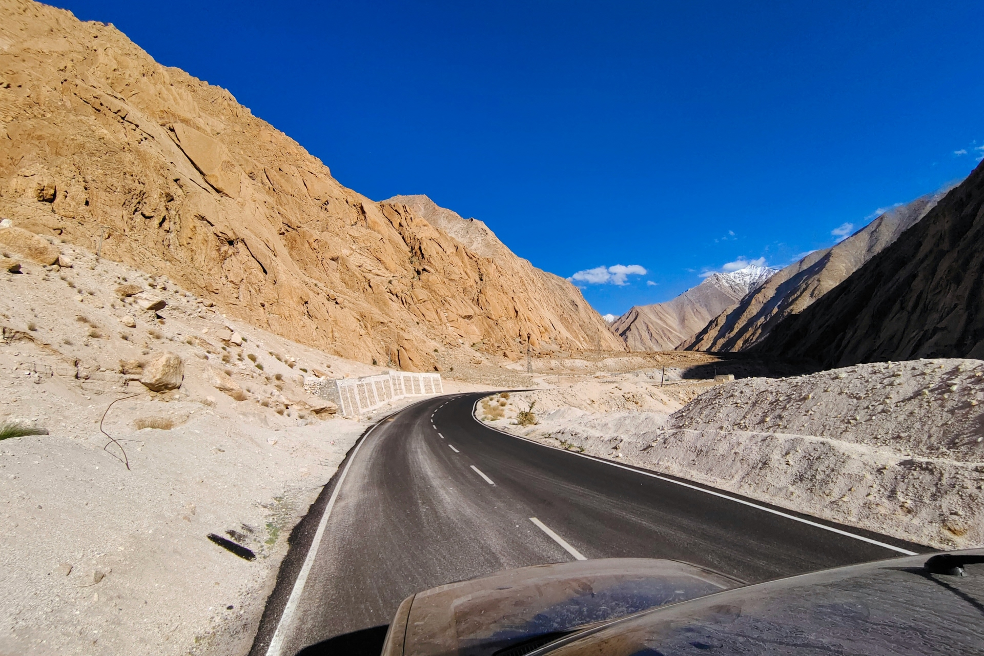 joshi-milestoner-F4e1do9GkrU-unsplash