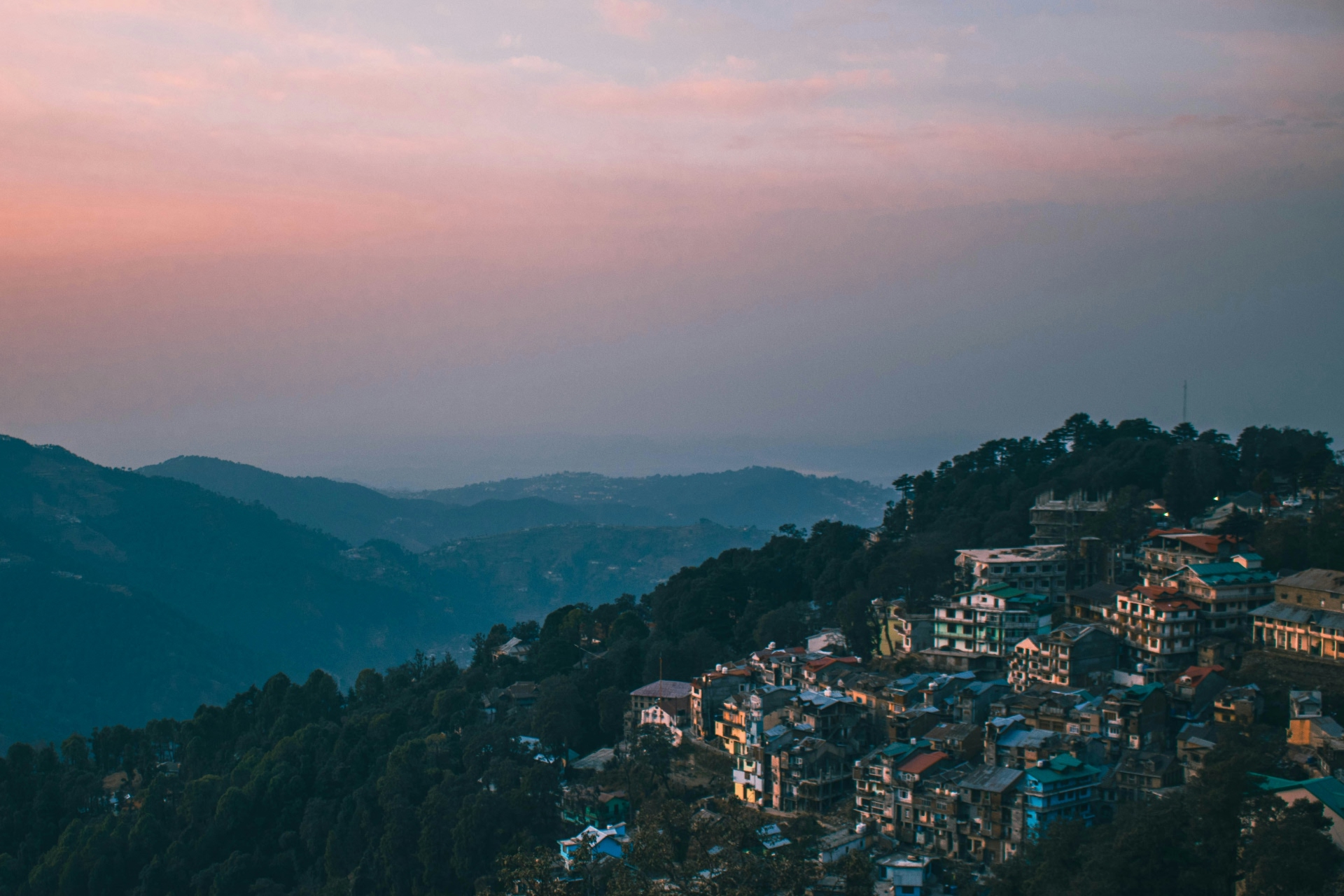 luckey-rajaora-kZM0NXDGTPE-unsplash